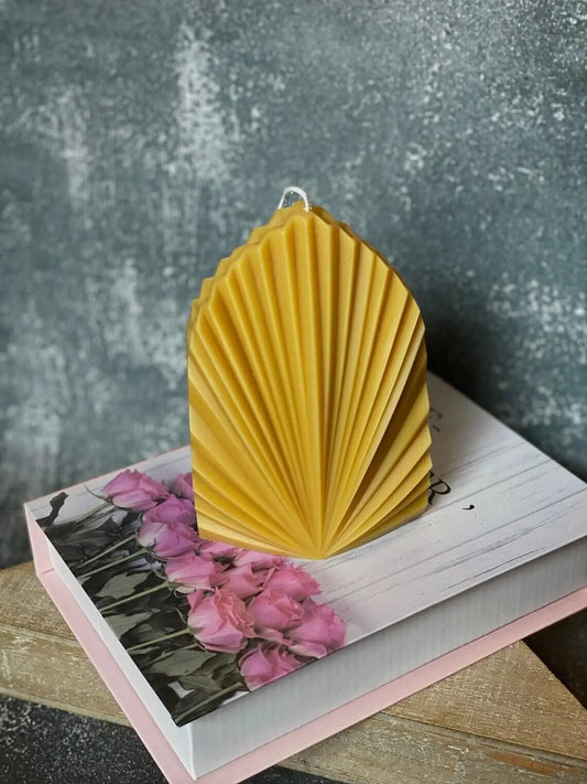 Minimalist Palm Leaf Candle - handmade home fragrance gift