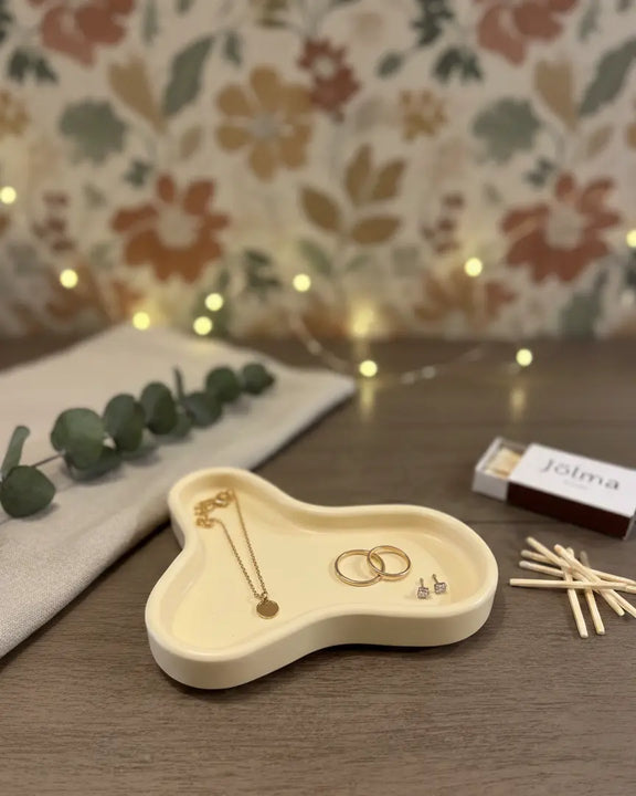 Handcrafted Jesmonite Clover Trinket Tray - Kind Gifts Co.