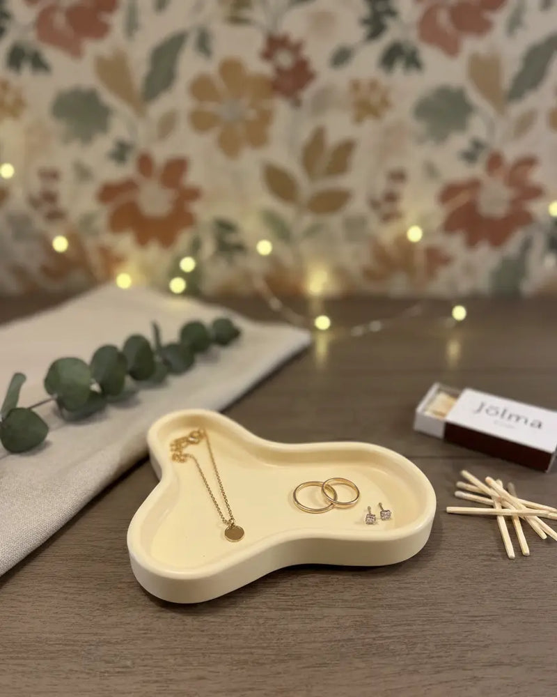 Handcrafted Jesmonite Clover Trinket Tray - Kind Gifts Co.