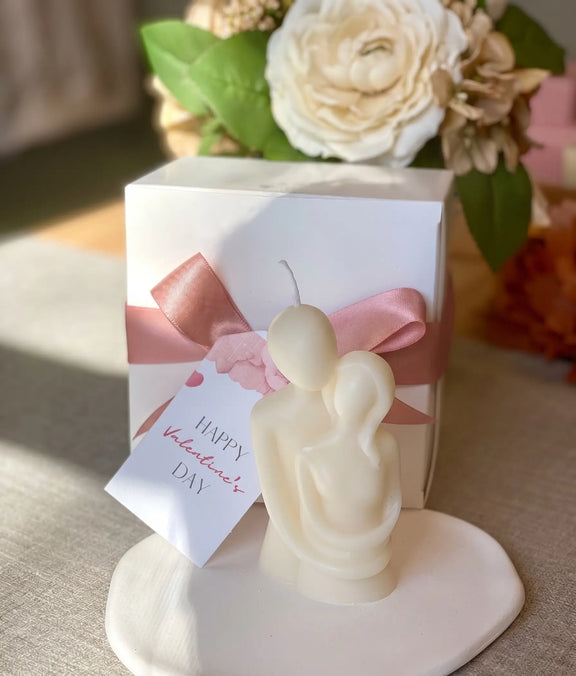 Cuddling Couple Candle | For Those Cozy Moments - handmade home fragrance gift
