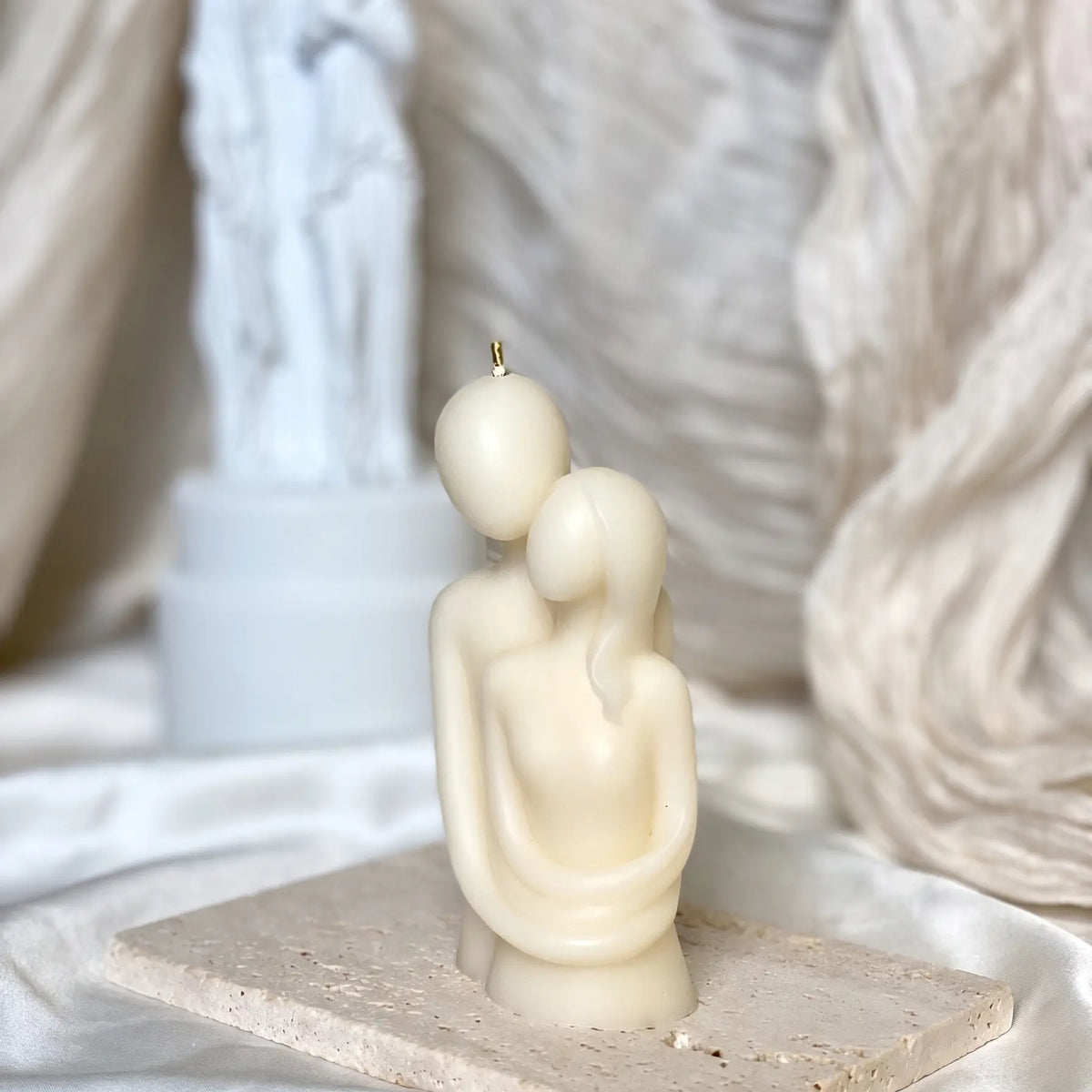 Cuddling Couple Candle | For Those Cozy Moments - handmade home fragrance gift