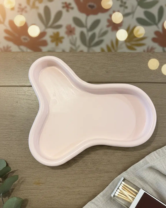 Handcrafted Jesmonite Clover Trinket Tray - Kind Gifts Co.