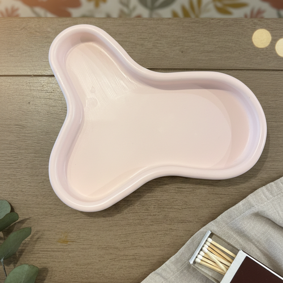 Handcrafted Jesmonite Catch All Tray in Clover Design - handmade home fragrance gift