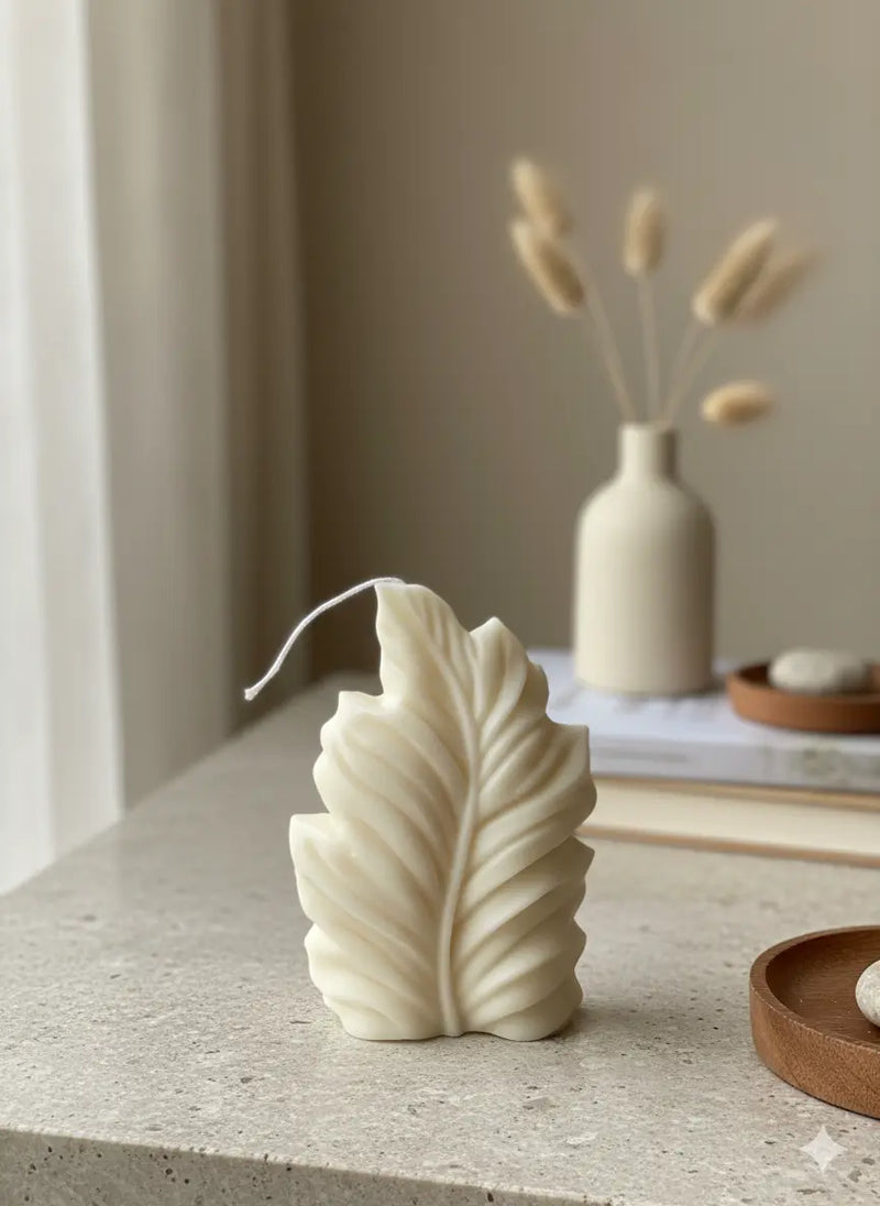 Minimalist Feather Candle — Handcrafted Soy Wax Elegance - Kind Gifts Co.