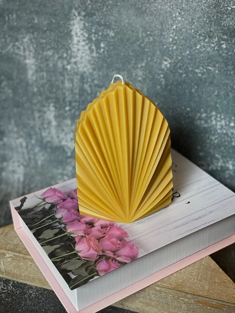 Minimalist Palm Leaf Candle - handmade home fragrance gift