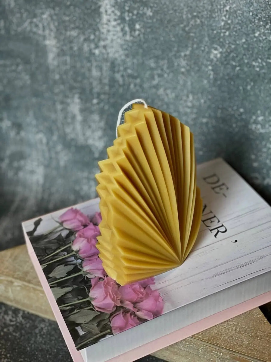 Minimalist Palm Leaf Candle - handmade home fragrance gift